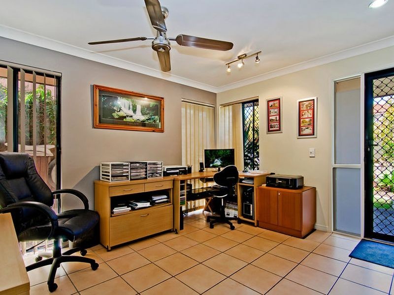 2/153-161 Greenacre Drive, Arundel QLD 4214