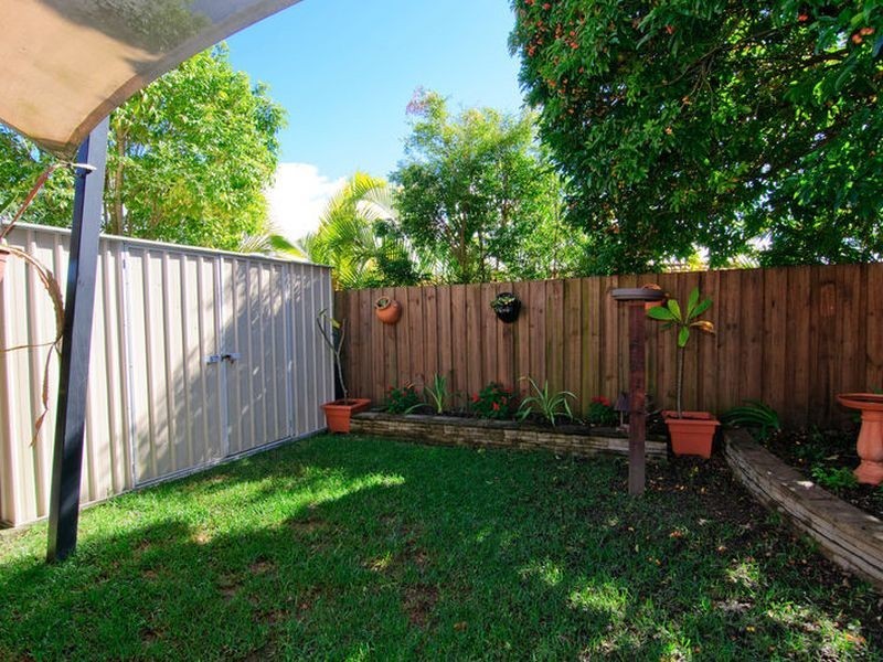 2/153-161 Greenacre Drive, Arundel QLD 4214