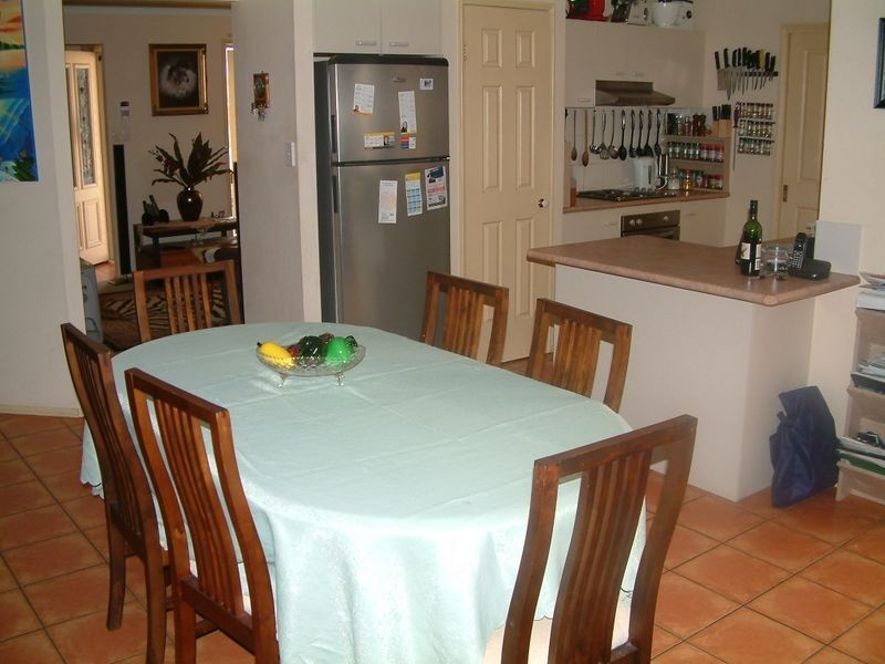 10 Midway Terrace, Pacific Pines QLD 4211