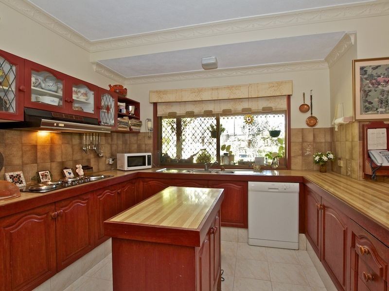 8 California Drive, Oxenford QLD 4210