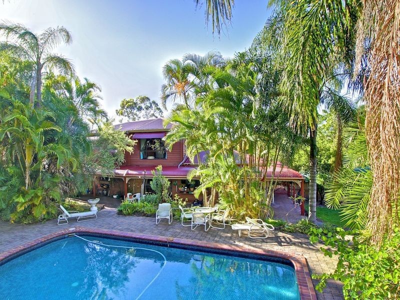 8 California Drive, Oxenford QLD 4210