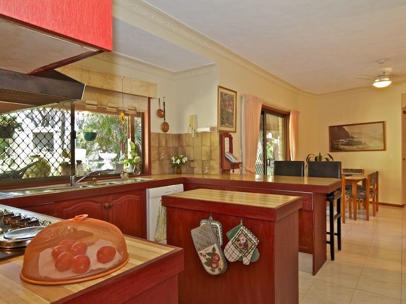 8 California Drive, Oxenford QLD 4210