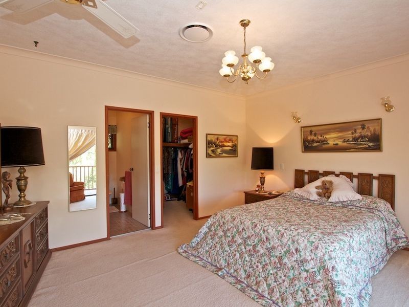 8 California Drive, Oxenford QLD 4210