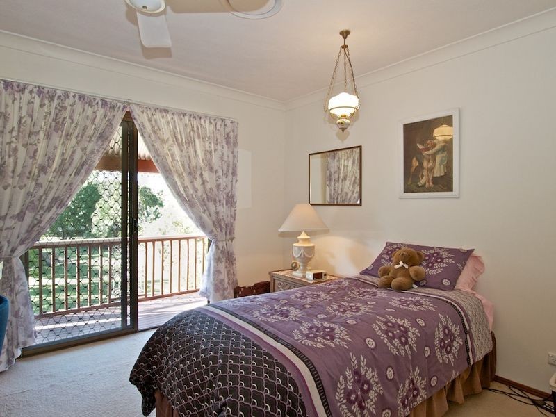 8 California Drive, Oxenford QLD 4210