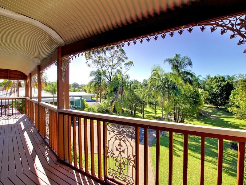 8 California Drive, Oxenford QLD 4210