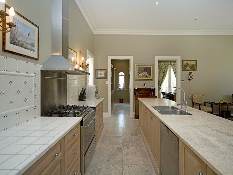 1091 Beechwood Drive, Hope Island QLD 4212