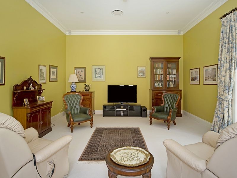 1091 Beechwood Drive, Hope Island QLD 4212