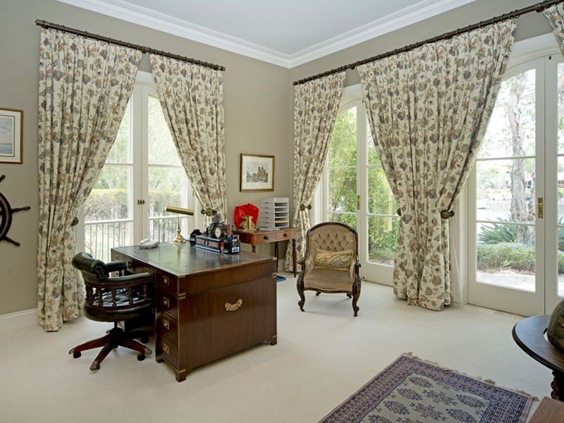 1091 Beechwood Drive, Hope Island QLD 4212