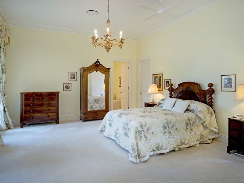 1091 Beechwood Drive, Hope Island QLD 4212