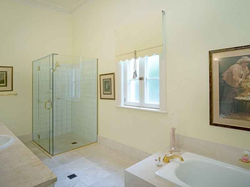 1091 Beechwood Drive, Hope Island QLD 4212