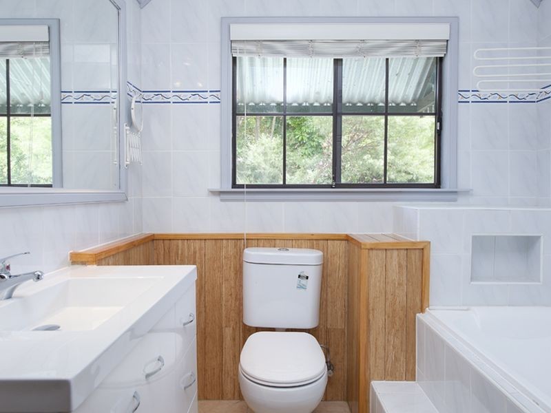 18 Robe Court, Helensvale QLD 4212