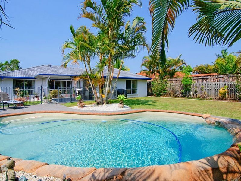 8 Westlake Court, Helensvale QLD 4212