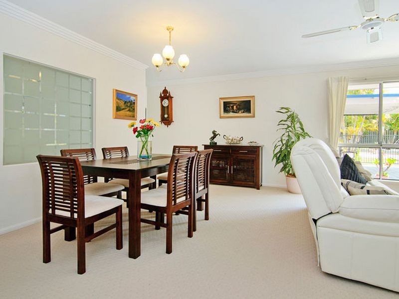 8 Westlake Court, Helensvale QLD 4212