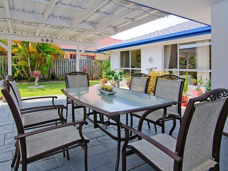 8 Westlake Court, Helensvale QLD 4212