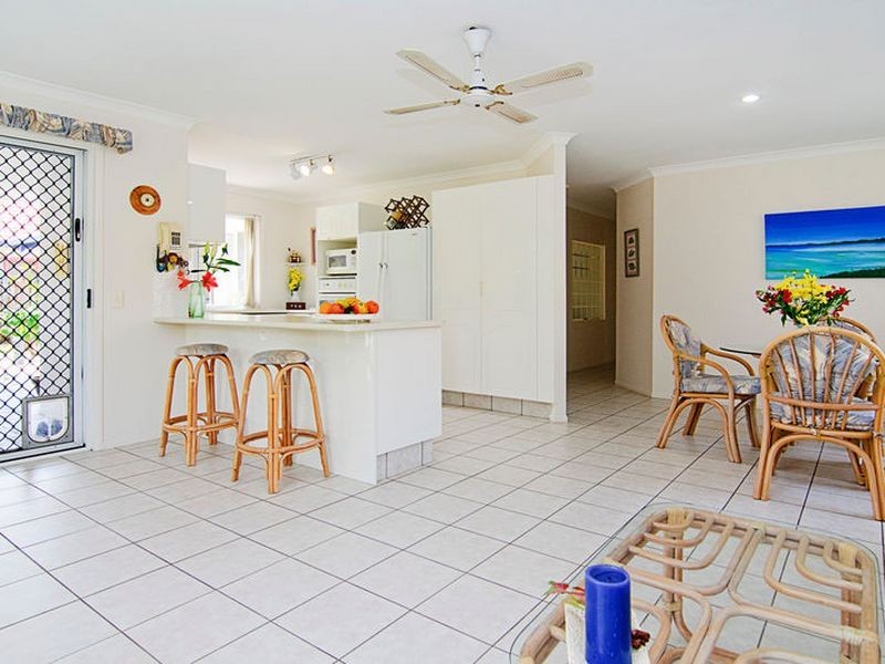 8 Westlake Court, Helensvale QLD 4212