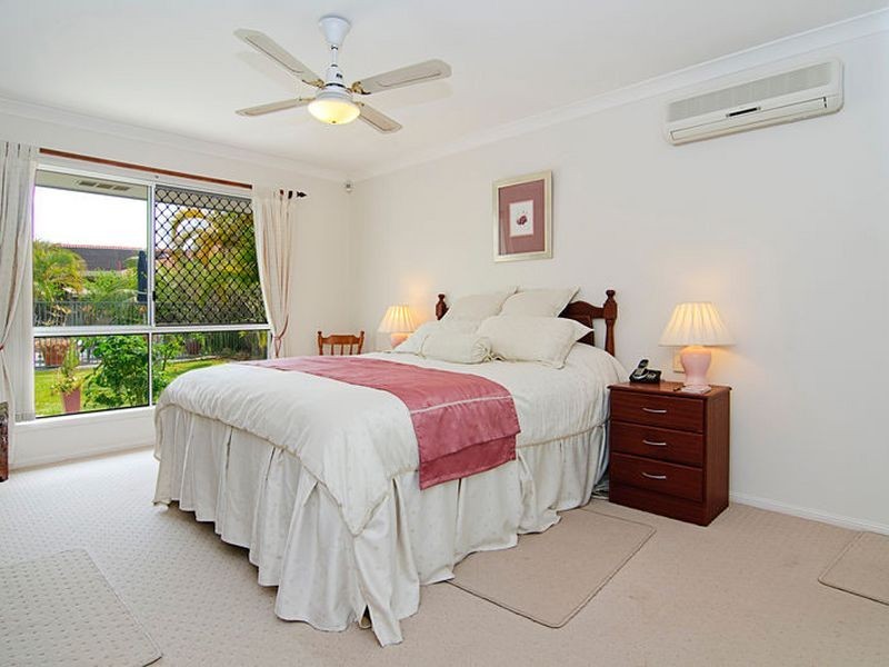 8 Westlake Court, Helensvale QLD 4212