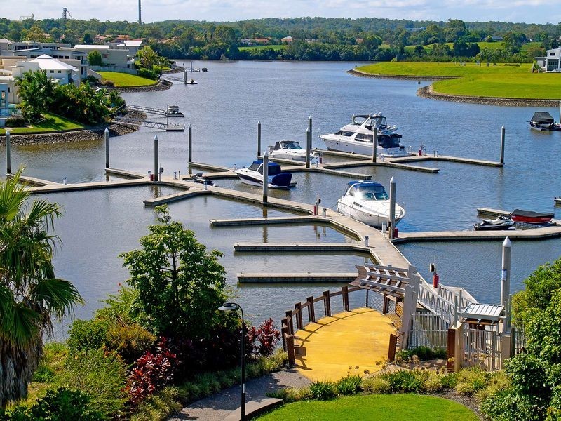 12 Harbourvue Court, Helensvale QLD 4212