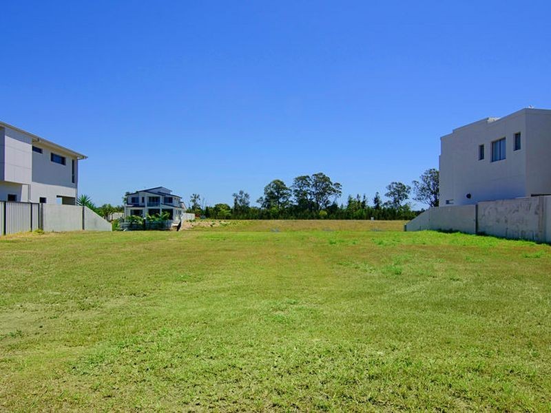 12 Harbourvue Court, Helensvale QLD 4212