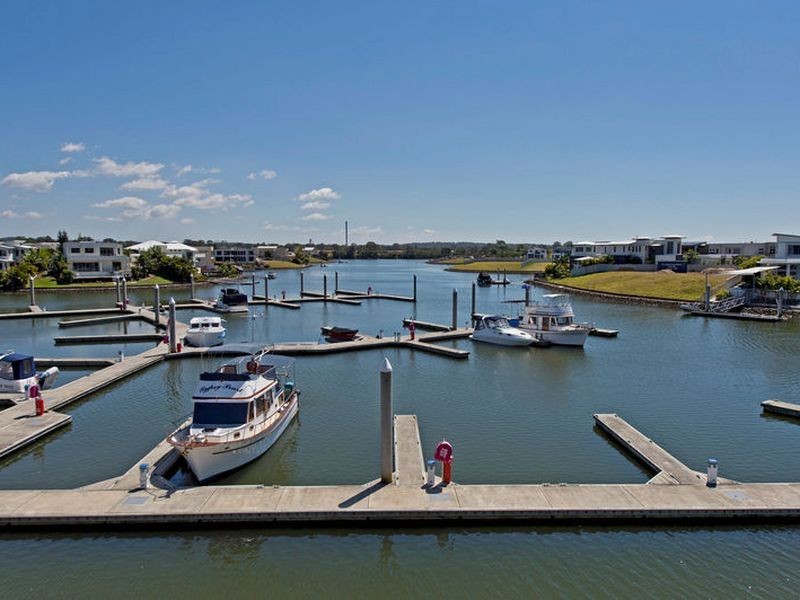 12 Harbourvue Court, Helensvale QLD 4212