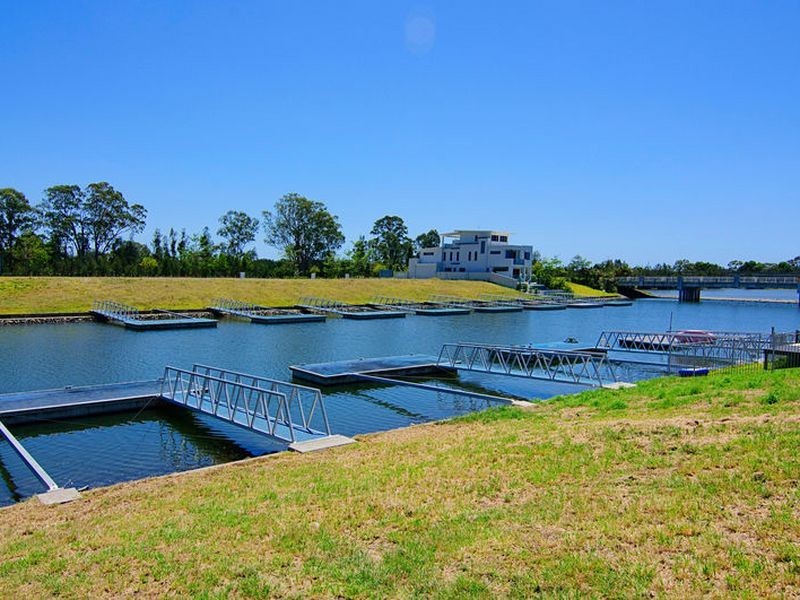 12 Harbourvue Court, Helensvale QLD 4212