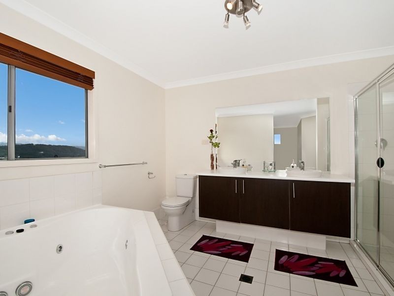 32 Salvado Drive, Pacific Pines QLD 4211