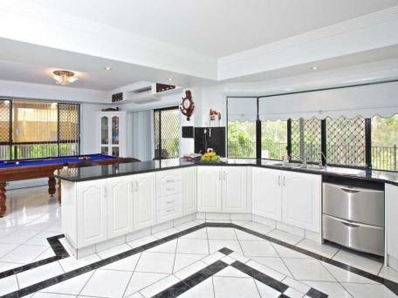 19 Dalby Court, Helensvale QLD 4212