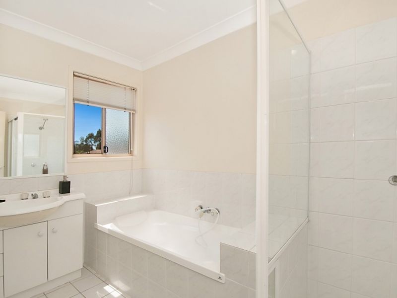 4/1 Studio Drive, Pacific Pines QLD 4211