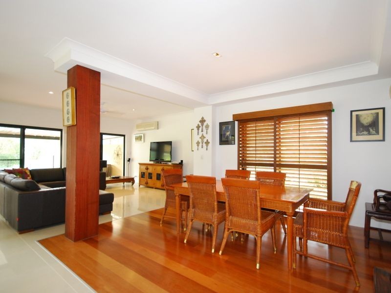 82 Rivertree Avenue, Helensvale QLD 4212