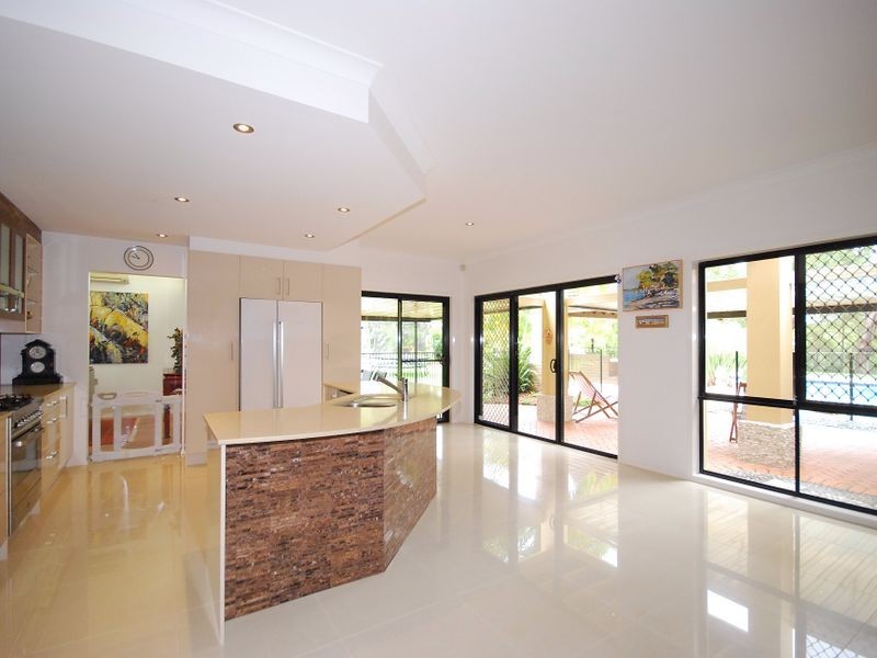 82 Rivertree Avenue, Helensvale QLD 4212