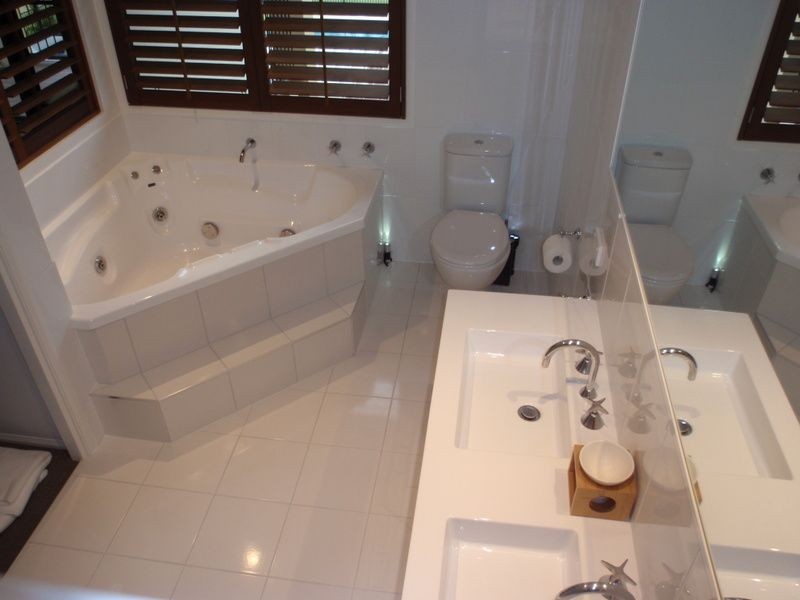 82 Rivertree Avenue, Helensvale QLD 4212