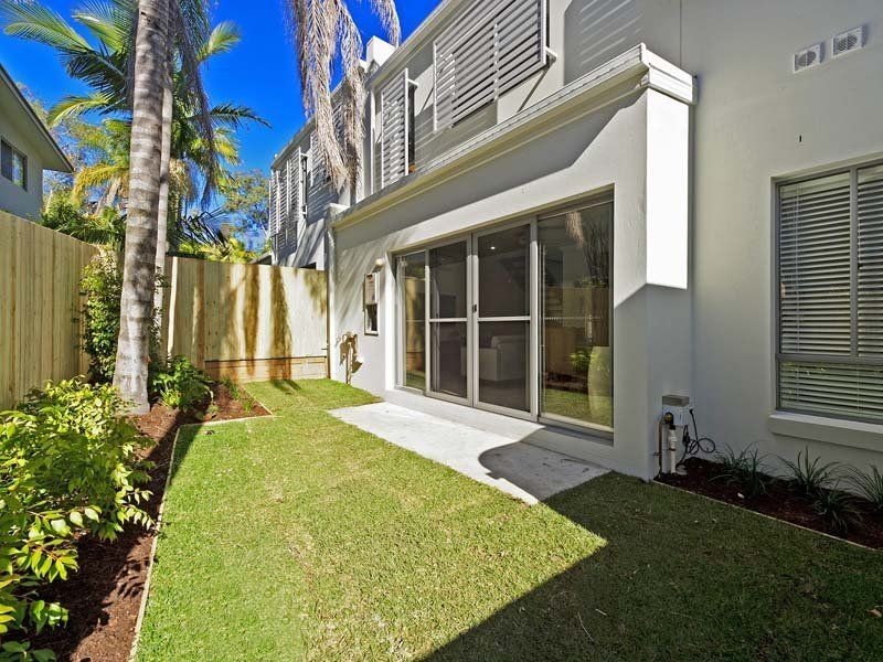 16 Careel Close, Helensvale QLD 4212