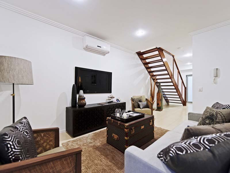 16 Careel Close, Helensvale QLD 4212