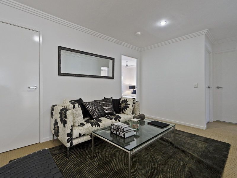16 Careel Close, Helensvale QLD 4212