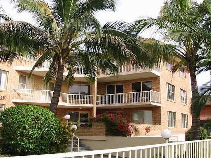 4/10 Brisbane Road, Labrador QLD 4215