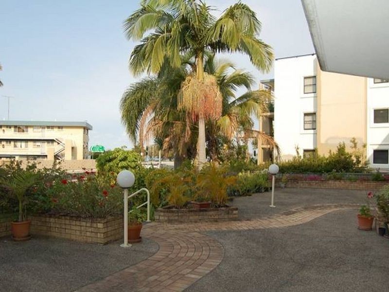 4/10 Brisbane Road, Labrador QLD 4215