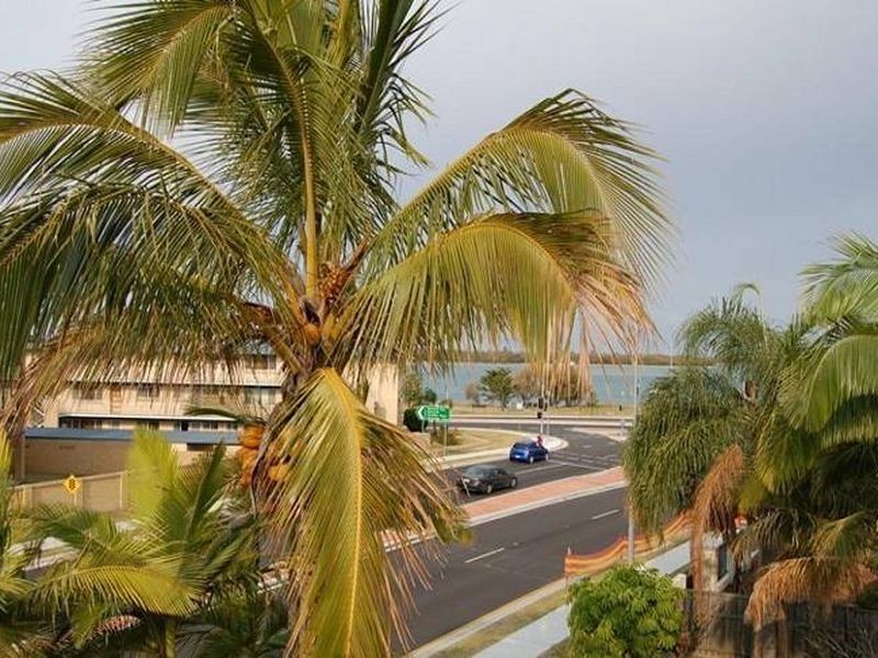 4/10 Brisbane Road, Labrador QLD 4215