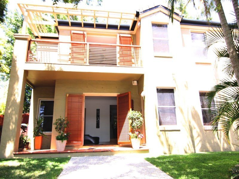 12 Pacific Pines Boulevard, Pacific Pines QLD 4211