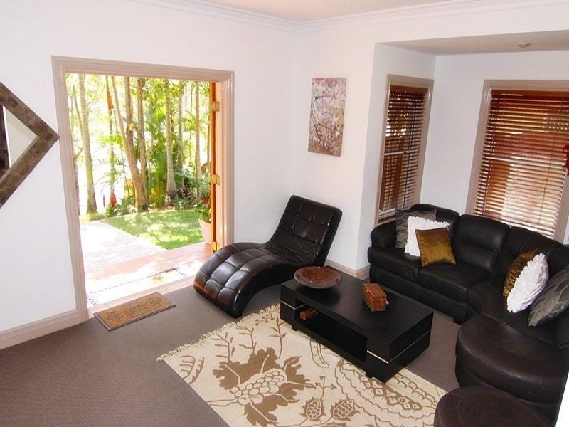 12 Pacific Pines Boulevard, Pacific Pines QLD 4211