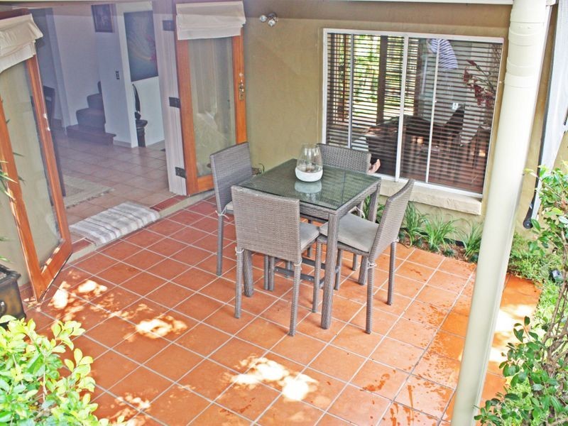 12 Pacific Pines Boulevard, Pacific Pines QLD 4211