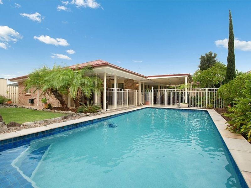 10 Kanangra Crescent, Pacific Pines QLD 4211
