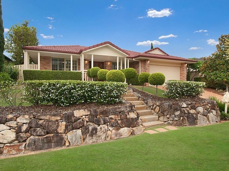 10 Kanangra Crescent, Pacific Pines QLD 4211