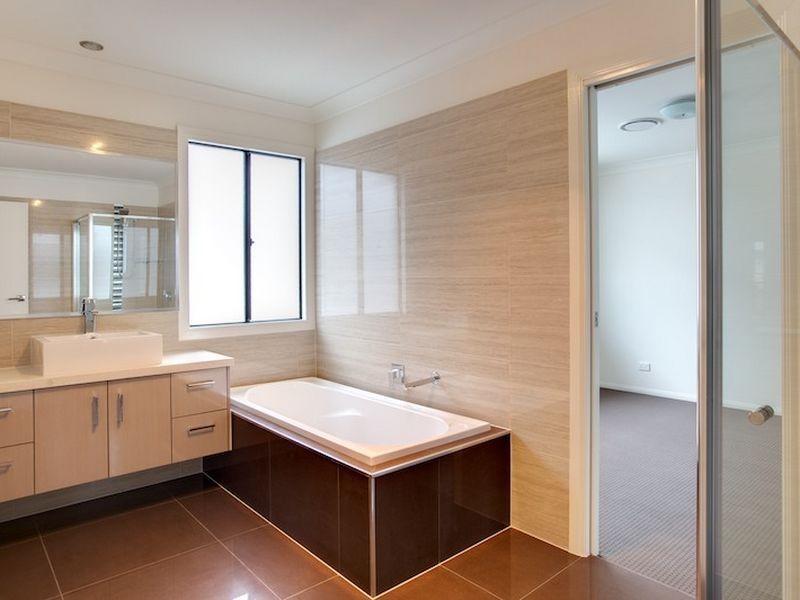 5 Harbourvue Court, Helensvale QLD 4212