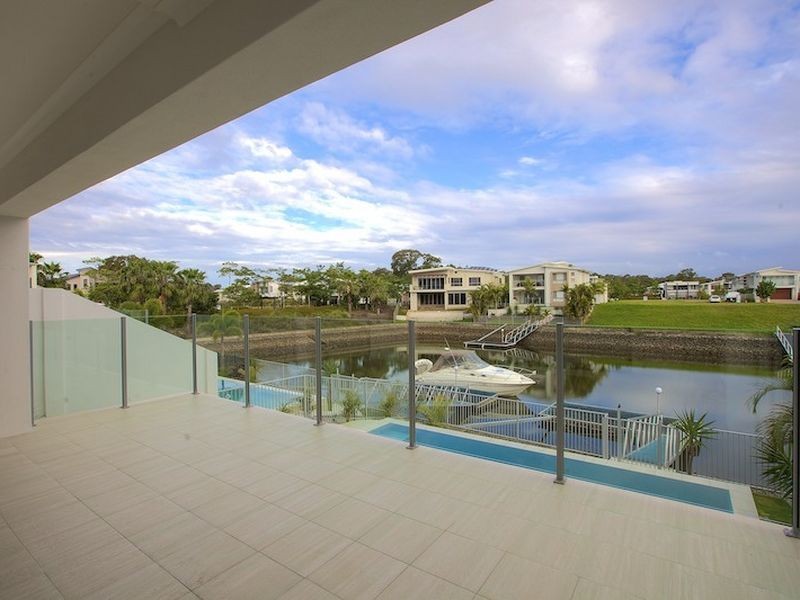 5 Harbourvue Court, Helensvale QLD 4212