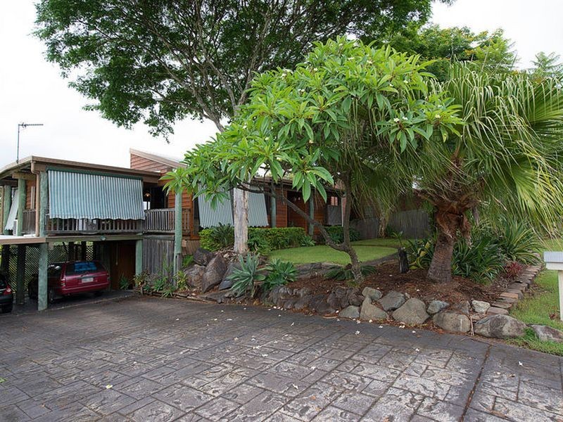 42 Tamworth Drive, Helensvale QLD 4212