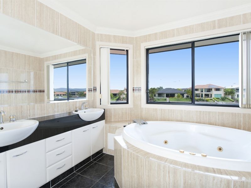 30 Windchimes Way, Helensvale QLD 4212