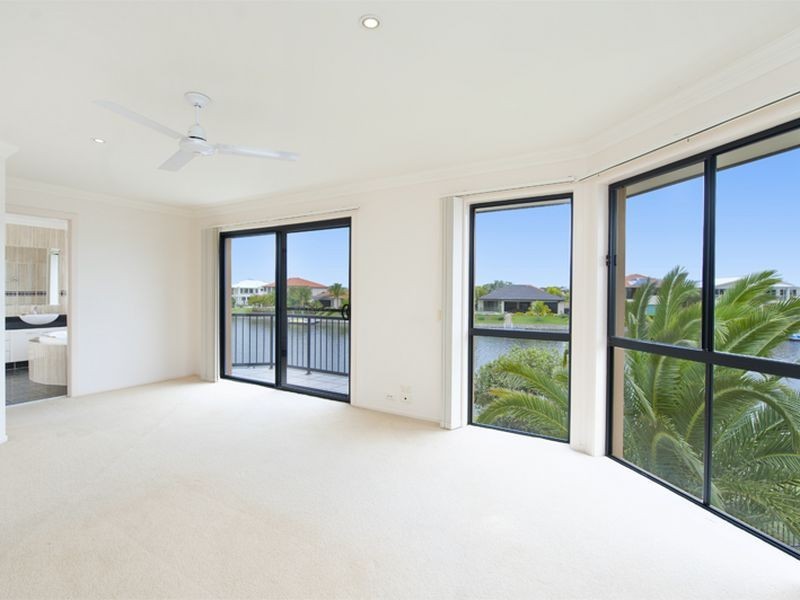 30 Windchimes Way, Helensvale QLD 4212