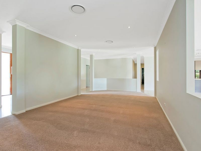 16 Waldorf Place, Maudsland QLD 4210