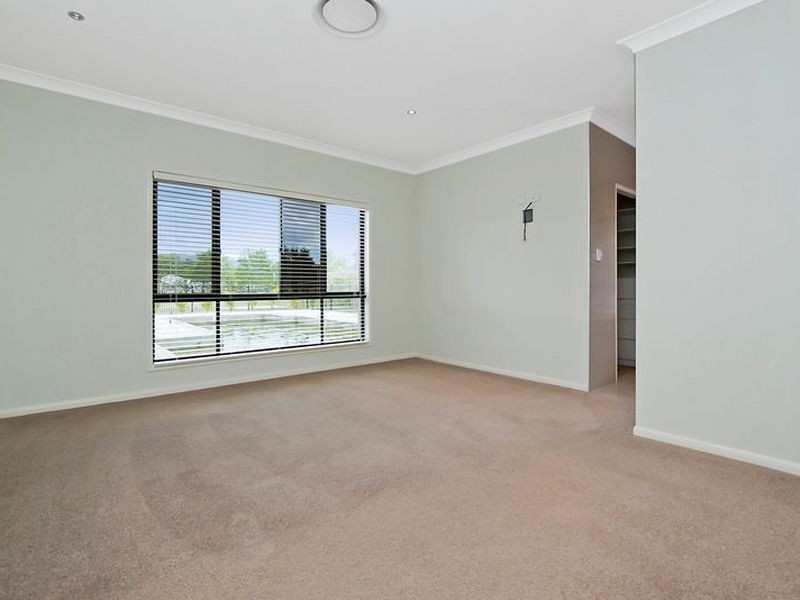 16 Waldorf Place, Maudsland QLD 4210