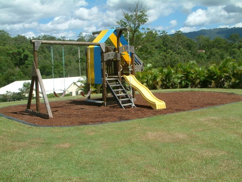 16 Waldorf Place, Maudsland QLD 4210