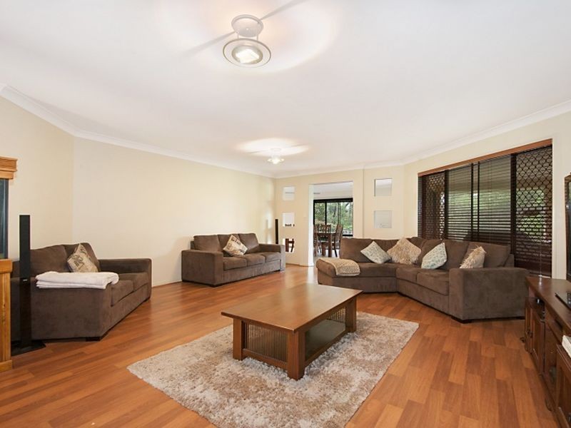 15 Temoe Rise, Pacific Pines QLD 4211